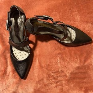 Size 7 Life Stride Black Heels